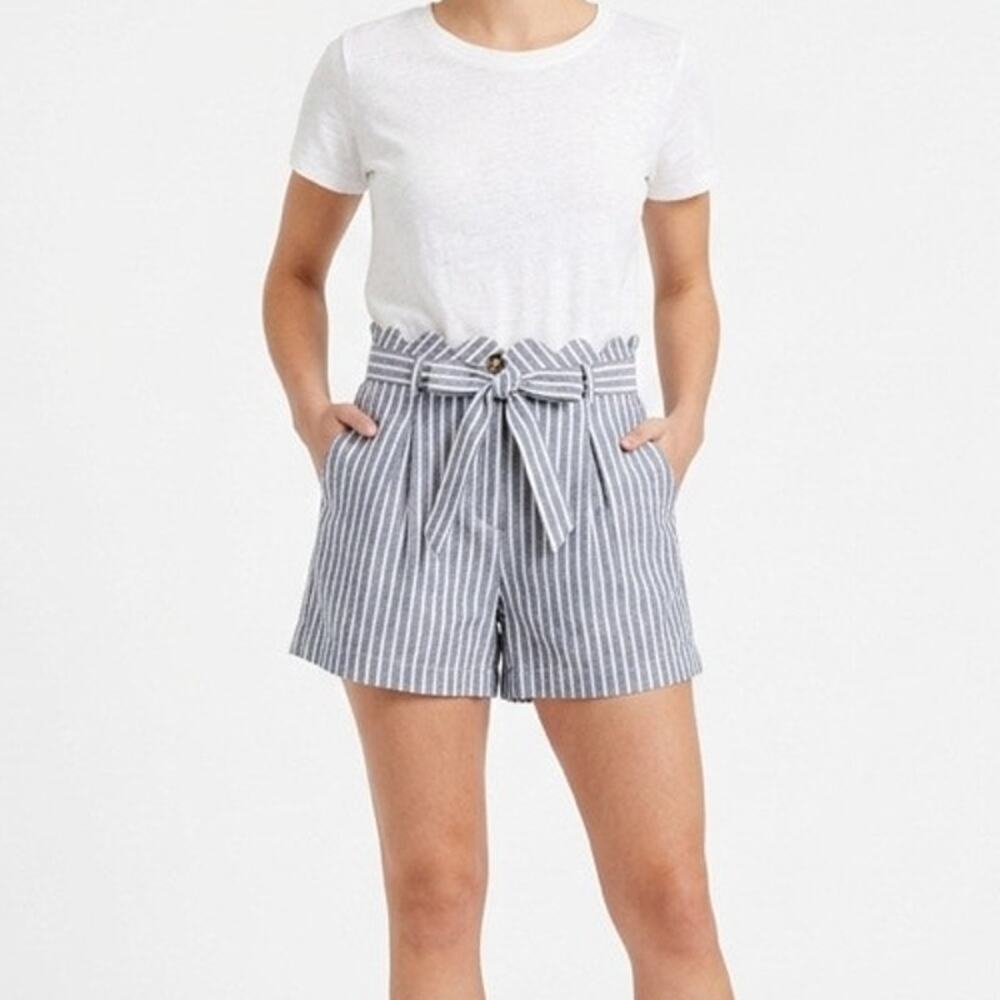 Jun & Ivy Women's Shorts M Gray Striped Linen Pleated Belted Scallop High Waist